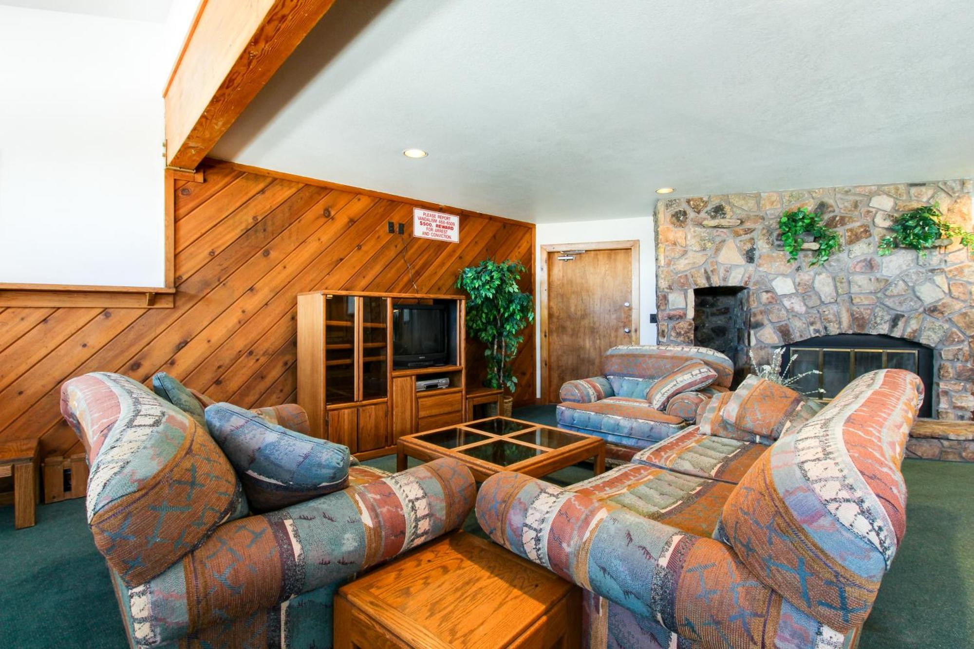 Buffalo Village Condo & Treetop Hideaway Silverthorne Room photo